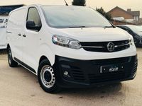 Used Vauxhall Vivaro S 100 HP (73 kW) 2021 White MPV