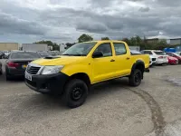 Used Toyota HiLux 144 HP (105 kW) 2012 Yellow Pickup