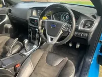 Used Volvo V40 R-Design 122 HP (89 kW) 2015 Blue Hatchback