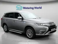 Usado Mitsubishi Outlander P-HEV 224 HP (164 kW) 2021 Cinzento SUV