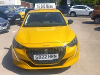 Used Peugeot 208 Allure Premium 75 HP (55 kW) 2022 Yellow Hatchback