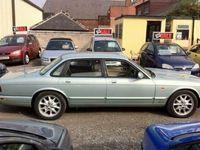 Usado Jaguar XJ8 240 HP (176 kW) 2000 Sedan