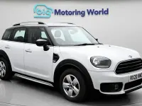 Usado Mini Cooper Classic 136 CV (100 kW) 2020 Blanco Utilitario