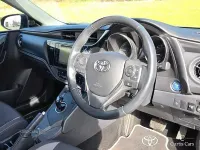 Używany Toyota Auris Hybrid 2018 Szary Hatchback