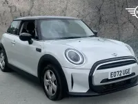 Usado Mini Cooper Classic 134 HP (98 kW) 2022 Prateado Citadino