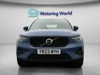 Usado Volvo XC40 Plus 211 CV (155 kW) 2023 Azul SUV