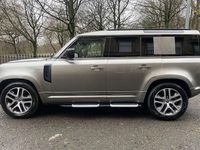 Używany Land Rover Defender 249 KM (183 kW) 2022 Srebrny Kombi