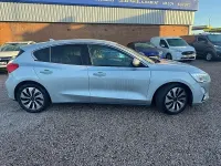 Begagnad Ford Focus Zetec 125 HK (91 kW) 2018 Silver Halvkombi