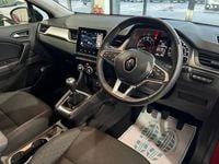 Usado Renault Captur Evolution 91 HP (66 kW) 2022 Vermelho SUV