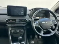 Gebraucht Dacia Sandero Expression 100 PS (73 kW) 2023 Grün Kleinwagen