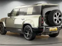 Used Land Rover Defender SE Dynamic 300 HP (220 kW) 2021 Pangea green SUV
