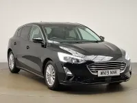 Begagnad Ford Focus Titanium 125 HK (91 kW) 2019 Svart Halvkombi