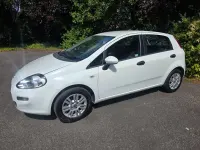 Used Fiat Punto Pop 69 HP (50 kW) 2015 White Hatchback