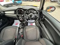Usado Mini Cooper Hatch 2016 Naranja Utilitario