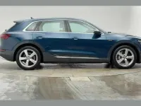 Usado Audi e-tron Advanced 230 kW (313 HP) 2020 Azul SUV