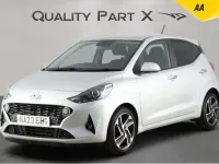 Usado Hyundai i10 Premium 84 CV (61 kW) 2023 Gris Utilitario