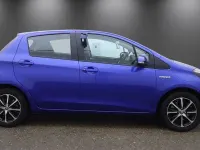 Used Toyota Yaris 100 HP (73 kW) 2018 Blue Hatchback