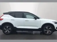 Begagnad Volvo XC40 R-Design 161 HK (118 kW) 2021 Vit SUV