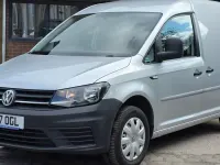 Usado VW Caddy Startline 102 CV (75 kW) 2017 Plateado Monovolumen