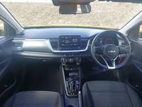 Used Kia Stonic 99 HP (72 kW) 2023 Yellow SUV