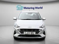 Usado Hyundai i10 SE 84 HP (61 kW) 2022 Prateado Citadino