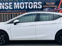 Begagnad Vauxhall Astra SRi 2016 Vit Halvkombi