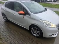 Used Peugeot 208 Roland Garros 2015 White Hatchback