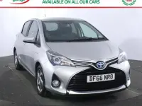 Used Toyota Yaris 101 HP (74 kW) 2016 Silver Hatchback