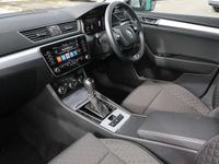 Usado Skoda Superb SE 150 CV (110 kW) 2022 Plateado Utilitario