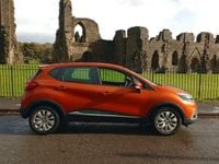 Used Renault Captur Expression+ 90 HP (66 kW) 2013 Orange SUV