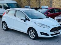 Usado Ford Fiesta Zetec 2015 Branco Citadino
