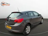 Used Vauxhall Astra Design Edition 100 HP (73 kW) 2015 Grey Hatchback