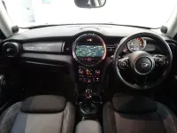Używany Mini Cooper Hatch 136 KM (100 kW) 2018 Czerwony Hatchback
