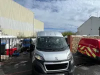 Używany Peugeot Boxer 130 KM (95 kW) 2017 Srebrny Van