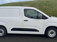 Used Vauxhall Combo Edition 100 HP (73 kW) 2019 White Van