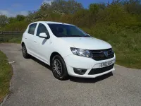 Begagnad Dacia Sandero Lauréate 2013 Vit Halvkombi