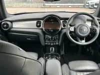 Begagnad Mini Cooper Exclusive 134 HK (98 kW) 2023 Silver Halvkombi