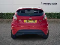 Usado Ford Fiesta ST-Line 140 HP (102 kW) 2017 Vermelho Citadino
