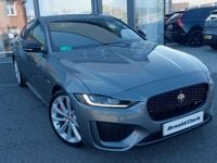 Usado Jaguar XE R-Dynamic 250 HP (183 kW) 2020 Cinzento Sedan