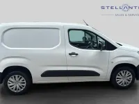 Used Peugeot Partner Premium 100 HP (73 kW) 2022 White MPV