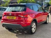Usado Seat Arona SE Technology 115 CV (84 kW) 2018 Rojo SUV