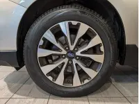 Used Subaru Outback Premium 175 HP (128 kW) 2017 Gold Estate