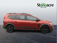 Używany Dacia Jogger Extreme 110 KM (80 kW) 2023 Brązowy Minivan