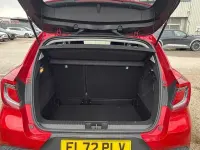 Begagnad Renault Captur Evolution 140 HK (102 kW) 2023 Röd SUV