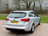 Używany Kia Ceed 2024 Srebrny Hatchback