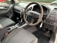 Used Isuzu D-Max 160 HP (117 kW) 2017 White Pickup