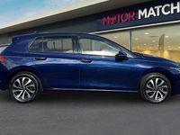 Begagnad VW Golf VIII Active 110 HK (80 kW) 2021 Blå Halvkombi