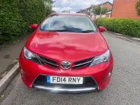 Used Toyota Auris Plus 132 HP (97 kW) 2014 Red Hatchback