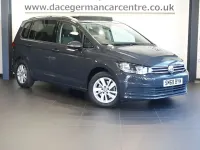 Usado VW Touran Family 150 HP (110 kW) 2019 Cinzento Monovolume