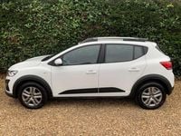Used Dacia Sandero Comfort 100 HP (73 kW) 2022 White Hatchback